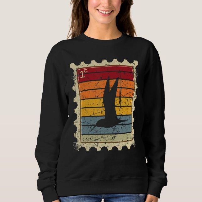 Sweatshirt Timbre-poste avec un oiseau volant au coucher du s (Devant)