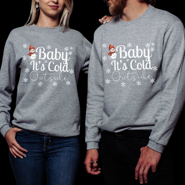 Sweatshirt Vintage Distressed "Baby It's Cold Outside"   (Créateur téléchargé)