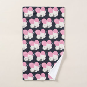 Sweet Kitty Chat Dormir avec un grand coeur rose