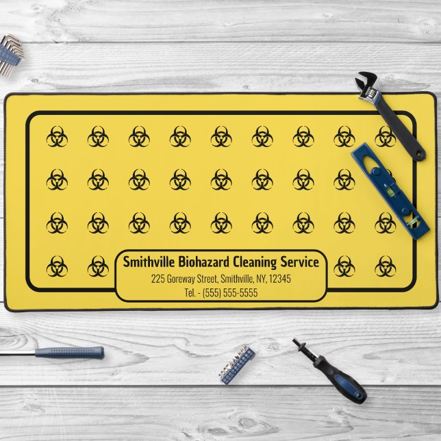 Symboles de danger biologique - Noir sur un Arrièr (Biohazard Symbols - Black on a Yellow Background Desk Mat by Office Accessories)