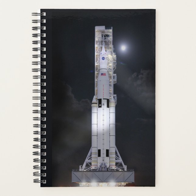 Système de lancement spatial SLS de la NASA (Devant)