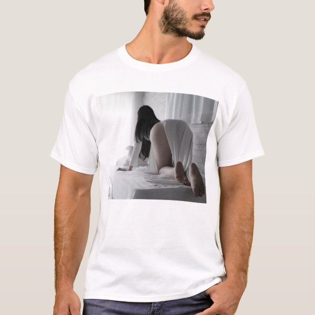 T-SHIRT アオザイを着たモモ (Devant)