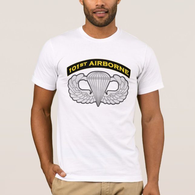 T-shirt 101st Aéroporté et sautez la pièce en t d'ailes (Devant)