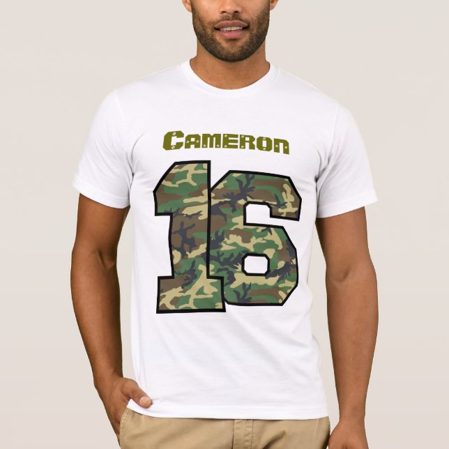 T-shirt 16ème Anniversaire Camo un nom fait sur commande (Devant)