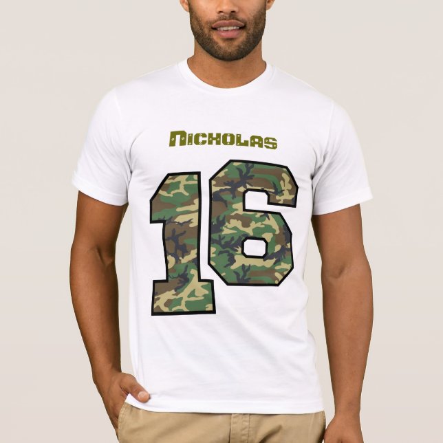 T-shirt 16ème Anniversaire Camo un nom fait sur commande (Devant)