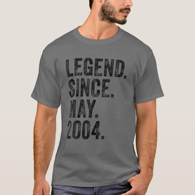 T-shirt 18E Anniversaire Mai Né 18 Ans Légende Depuis 2004 (Devant)