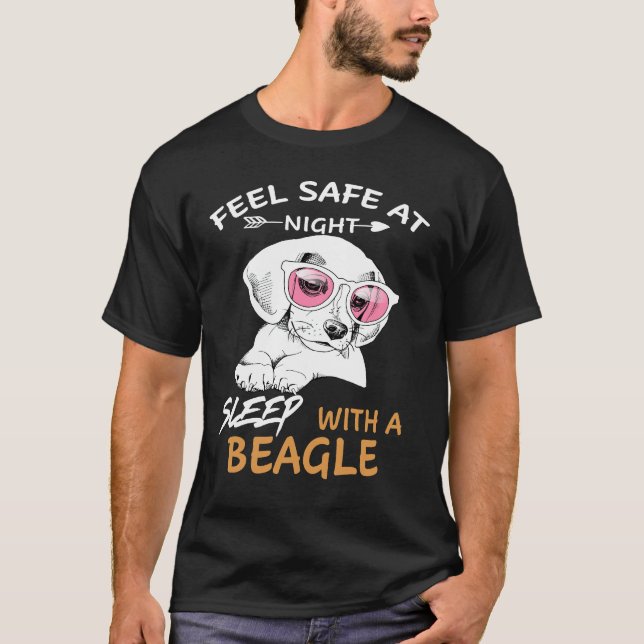 T-shirt 192 Sens En Sécurité La Nuit Sommeil Avec Un Beagl (Devant)