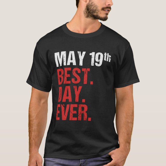 T-shirt 19 Mai Anniversaire Bachelor Py Mariage (Devant)