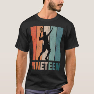 T-shirt 19e anniversaire Retro joueur de tennis 19 ans Nin