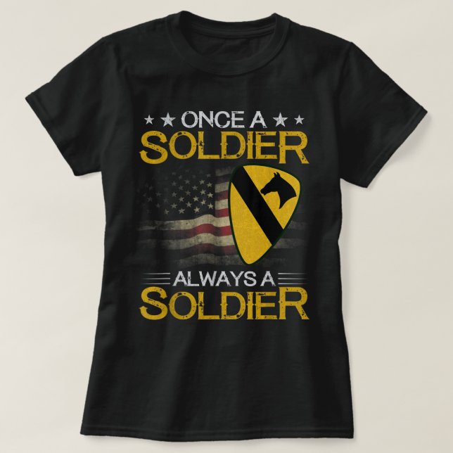 T-shirt 1re division de cavalerie Vétéran toujours un sold (Design devant)