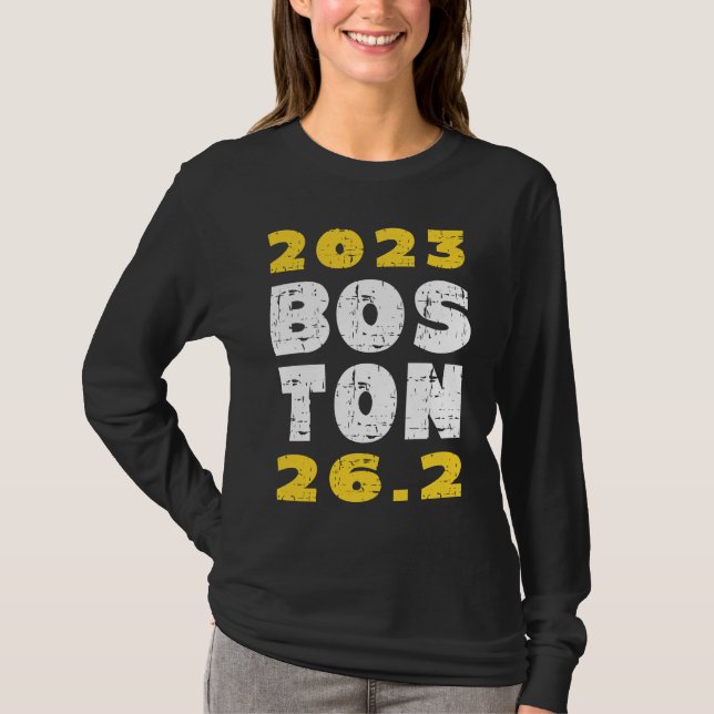 T-shirt 2023 Boston 26 2 Miles Running Training Qualifier  (Devant)