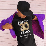T-shirt 30th Birthday Age to Perfection<br><div class="desc">Tee-shirt sur mesure,  noir et or,  trentième anniversaire avec trente ballons d'hélium en or,  le dicton "encourage à 30 ans",  "vieilli à la perfection",  et la date.</div>