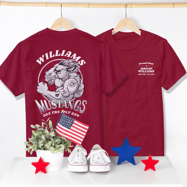 T-shirt 323 Mustangs Formation de base de la Force aérienn (Air Force Basic Military Training BMT Graduation TRS Mascot T-shirts, 323 Mustangs Shirt, Proud Mom)