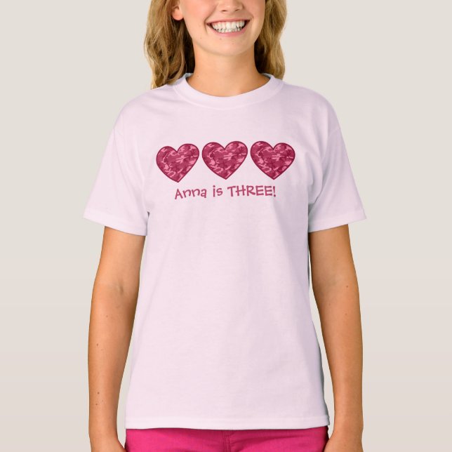 T-shirt 3ème Nom de coutume de coeurs de fille (Devant)