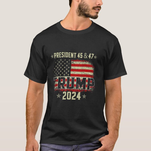 T-shirt 45 47 Trump 2024 - Chemise du drapeau américain (Devant)