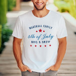 T-shirt 4 juillet BBQ et créer une réunion personnalisée d<br><div class="desc">Les chemises 4 juillet élégantes peuvent être entièrement personnalisées pour votre événement spécial. Le design présente des couleurs classiques marine,  rouge,  blanc et bleu avec des accents d'étoiles.</div>