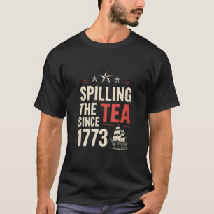 T-shirt 4 juillet en train de dévoiler les potins depuis 1