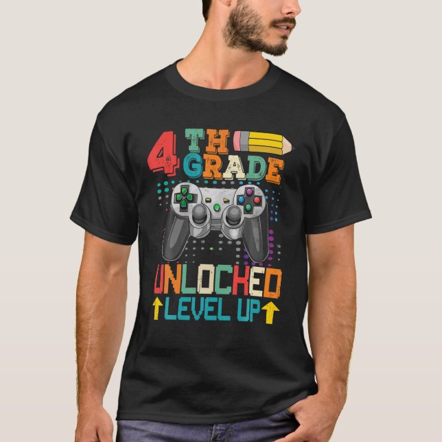 T-shirt 4E Année Niveau Déverrouillé Premier Jour D'École (Devant)