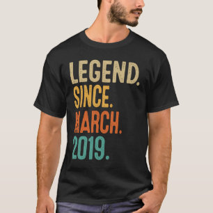 T-shirt 4e anniversaire Légende depuis mars 2019 4 ans