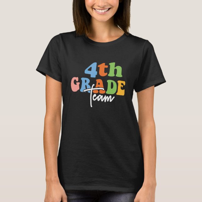 T-shirt 4th Grade Team Retro Groovy Women Happy First Day  (Devant)