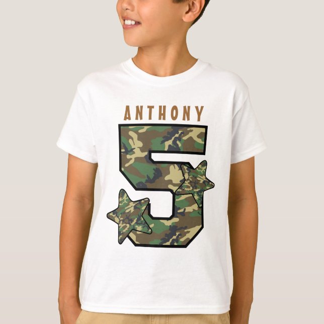T-shirt 5e anniversaire Boy Camo and Stars Nom personnalis (Devant)