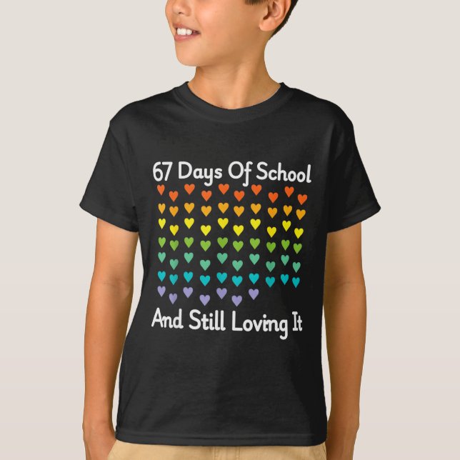 T-shirt 67 Days Of School And Still Loving It Rainbow Hear (Devant)