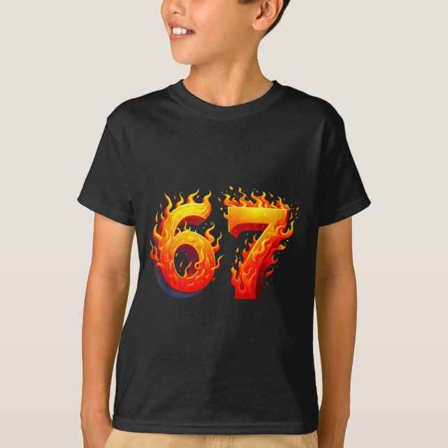 T-shirt 67 Meme Flames Drôle Six Sept Argot Gen Alpha Gra (Devant)