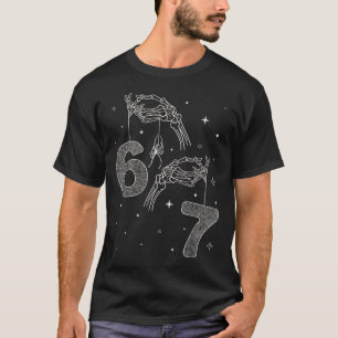 T-shirt 67 Meme Squelette Main Drôle Halloween Six Sept Te