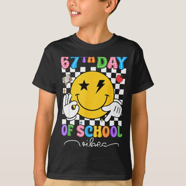 T-shirt 67th Day Of School Vibes Cute Smile Face 67 Days O (Devant)