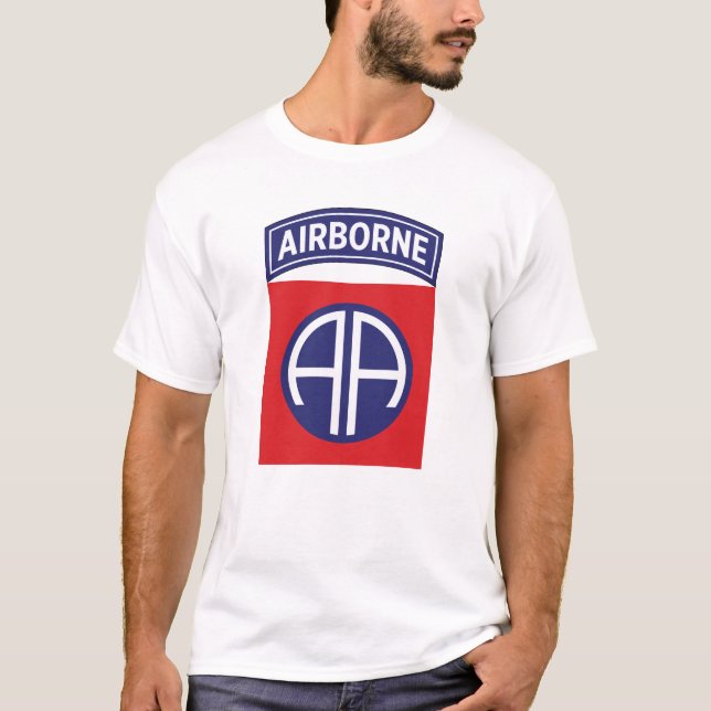 T-shirt 82e division aéroportée Tous les insignes de servi (Devant)