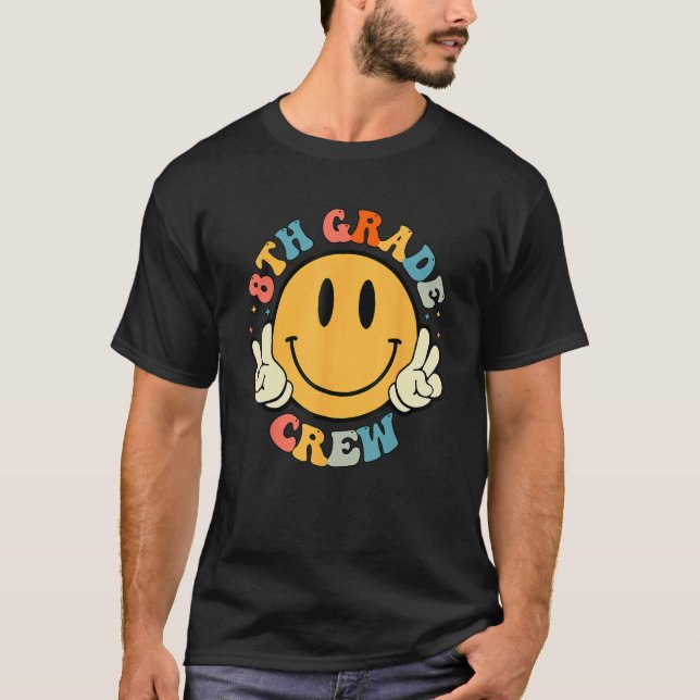 T-shirt 8th Grade Crew Smile Face Groovy Student Back To S (Devant)