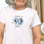 T-shirt 90e anniversaire encourage à 90 ans Numéro floral<br><div class="desc">T-shirt de 90e anniversaire, qui dit de la joie à 90 ans ou vous êtes invité à modifier le libellé pour personnaliser comme vous le souhaitez. Le design se compose du numéro 90 décoré avec des bourgeons roses, fleurs et feuillage dans les tons bleu côtier et sable. Design féminin et...</div>