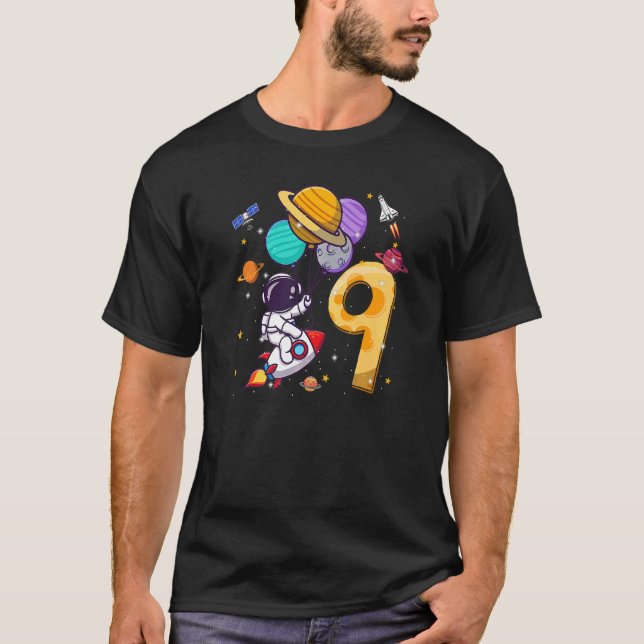T-shirt 9e anniversaire astronaute ballon spatial 9 ans (Devant)