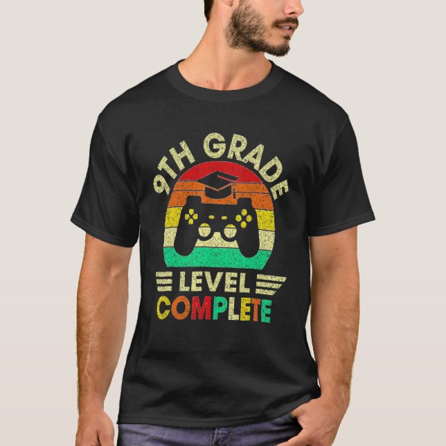 T-shirt 9th Grade Level Complete Gamer Class Of 2022 Gradu (Devant)