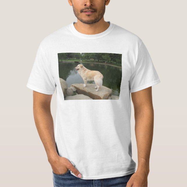T-shirt A Dog At A Pond (Devant)