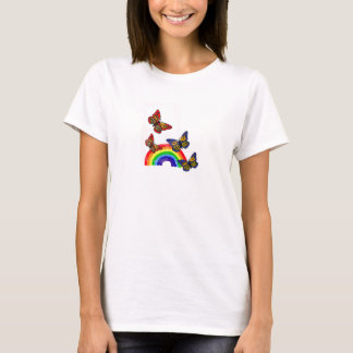 T-shirt À la chemise de papillons et d'arc-en-ciel