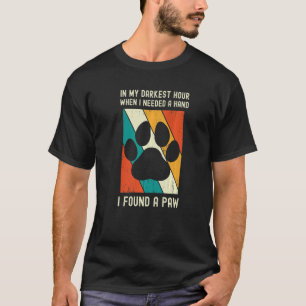 T-shirt à l'heure la plus sombre où j'avais besoin d'une m