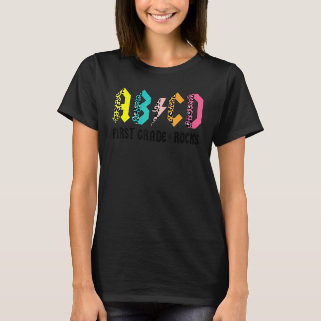 T-shirt ABCD First Grade Rocks Back To School 1st Grade Te (Devant)