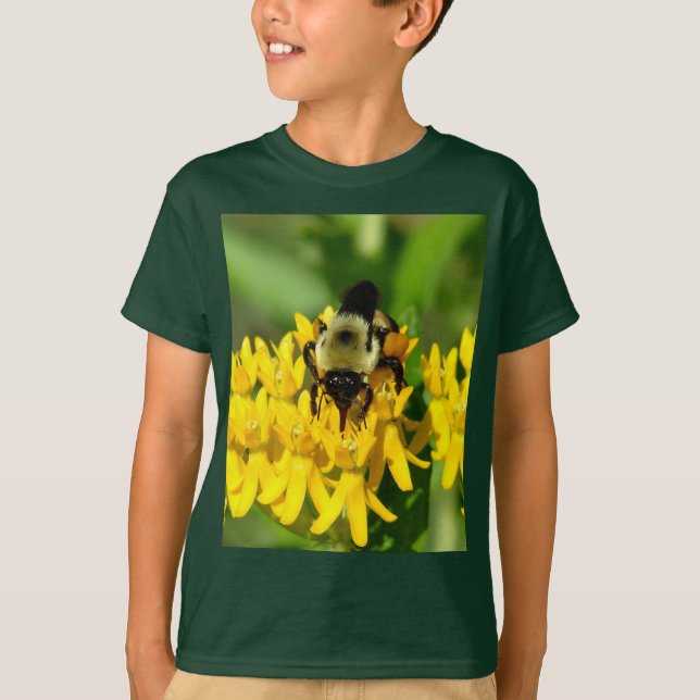 T-shirt Abeille festoyant sur des fleurs sauvages d'Asclép (Devant)