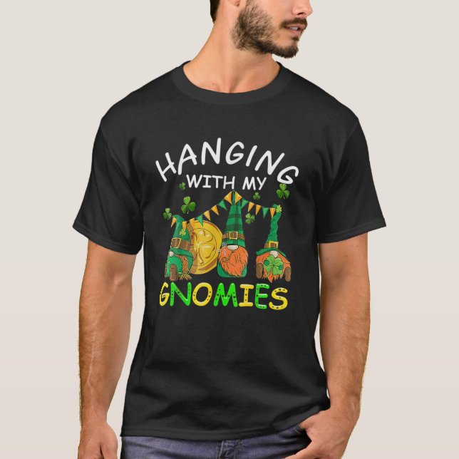 T-shirt Accroché à mes gnomes St Patrick's Day Gnome Sha (Devant)