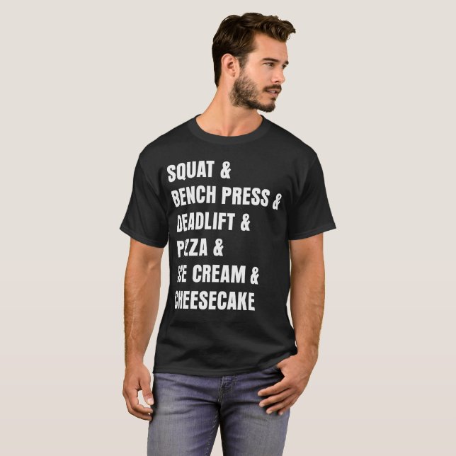 T-shirt accroupi de gâteau au fromage de crème (Devant entier)