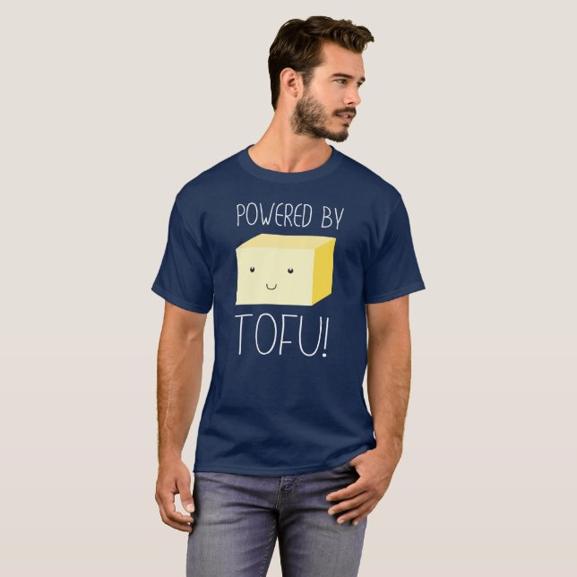 T-shirt Actionné par le tofu avec le tofu de sourire (Devant entier)