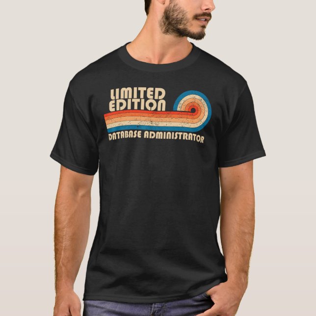 T-shirt ADMINISTRATEUR DE BASE DE DONNÉES Funny Titre de l (Devant)