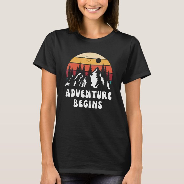 T-shirt Adventure Begins Mountain Nature Hiking Travel Roa (Devant)