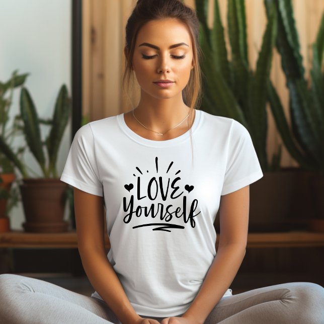 T-shirt Affirmation Love Yourself (Créateur téléchargé)