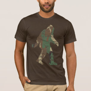 T-shirt affligé de Camo Sasquatch