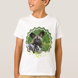 T-shirt africain de la jeunesse de chien sauvage