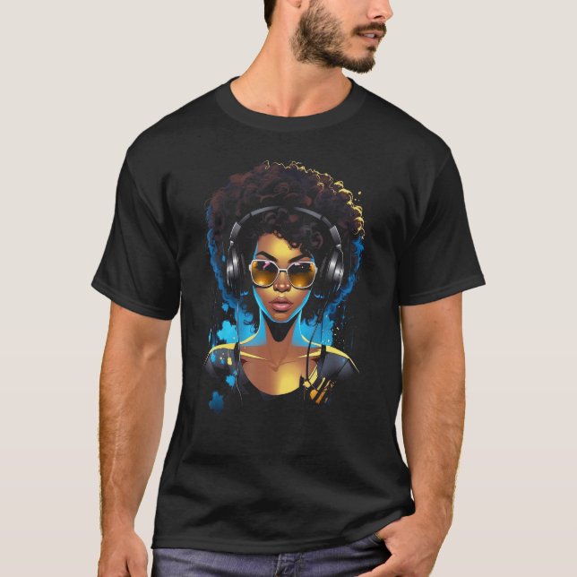 T-shirt African American Woman Black Girl With Headphones  (Devant)