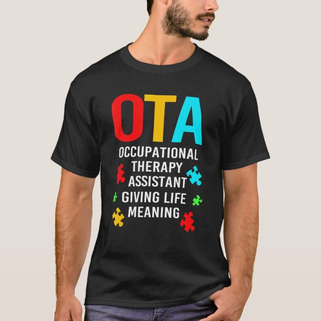 T-shirt Aide en ergothérapie de l'Alberta Délivrer un repa (Devant)
