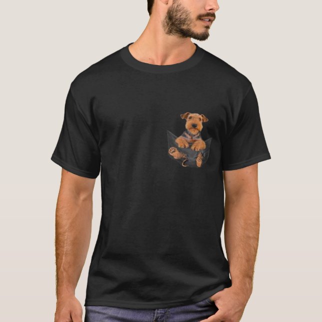 T-shirt Airedale Terrier dans ton cadeau de poche pour l'a (Devant)